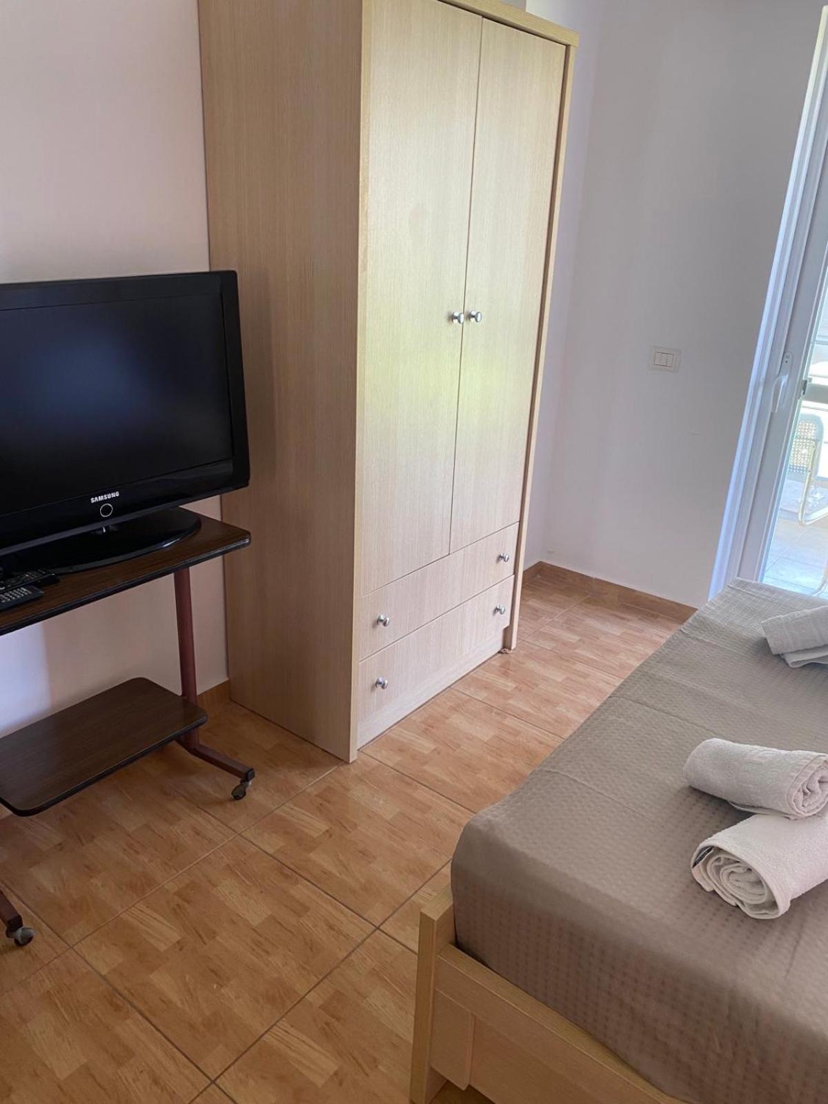 Ilias Family Rooms ヒマラ エクステリア 写真