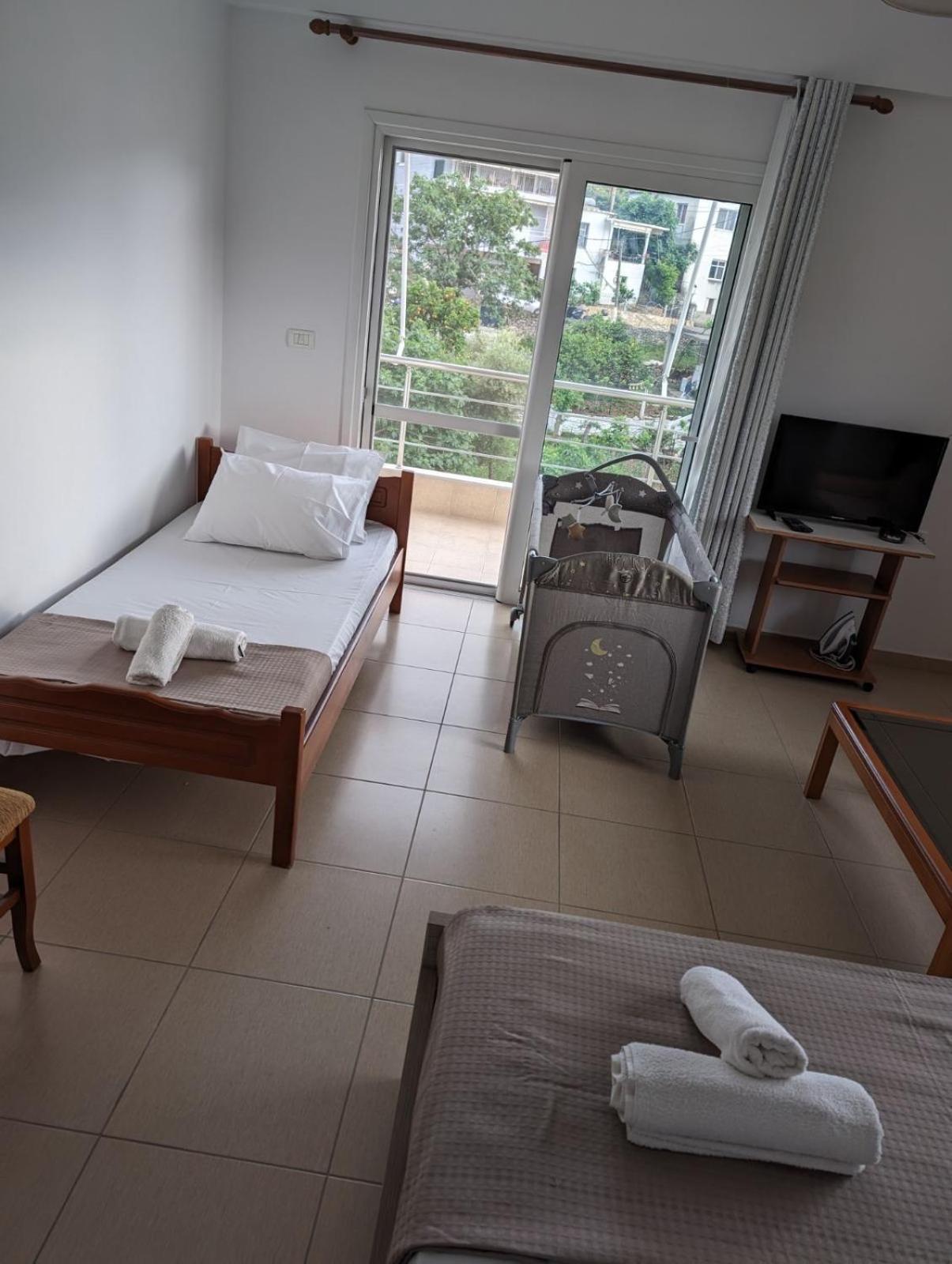 Ilias Family Rooms ヒマラ エクステリア 写真